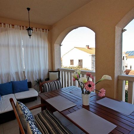 Apartments Mara Supetar Exterior photo